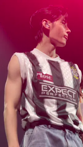 love his pink shirt  #enhypen #sunghoon #parksunghoon #engene #walktheline #walkthelinetour #sweetvenom #hoon @enhypen 