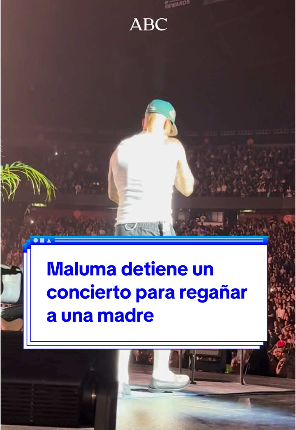 😠 Maluma interrumpe su concierto para regañar a una madre que asistió con un bebé de un año El cantante colombiano, detuvo su show en el Palacio de los Deportes de Ciudad de México para llamar la atención a una asistente que había acudido con un bebé sin protección auditiva. «¿Usted cree que es buena idea traer a un bebé de un año a un concierto en el que el sonido está durísimo?», cuestionó el artista, que es padre desde marzo de 2024 de una niña llamada París. El momento, captado en vídeo, se ha viralizado en redes sociales. Durante la pausa, Maluma también criticó que la mujer «menease al bebé como si fuera un juguete y le pidió ser «más consciente» en el futuro. «Yo a mi hija nunca la habría traído a un concierto», insistió, recibiendo el respaldo del público con vítores. #maluma #concierto #mexico #bebe #madre #CDMX #conciertomaluma #noticiaviral #tendencia