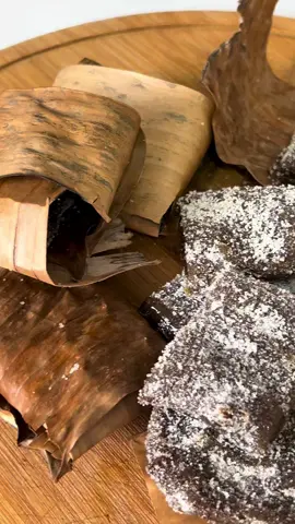 Bocadillo de Plátano | no botes los plátanos  ℝ𝕖𝕔𝕖𝕥𝕒  •2 Plátanos Maduros  •200gr Azúcar  •20ml Esencia de Vainilla  •1 Limón  Llévalo a fuego medio por una hora y no puedes dejar de mezclar porque se te puede quemar, así que presta mucha atención a la receta #bocadillo #bocadillodeplatano #recetasfaciles #eliexercocina #venezuela