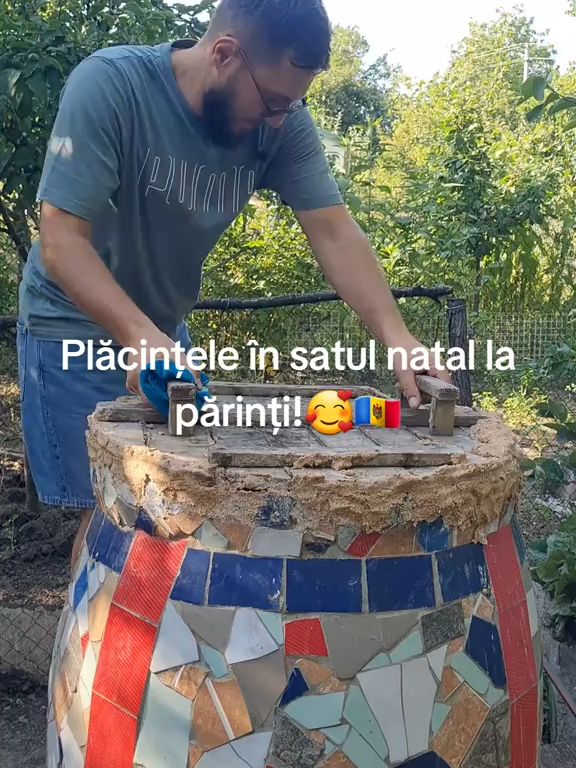 #Nu poate fi nimic mai gustos ca plăcințelele făcute de mama cu dragoste și dor! Plăcințele de casă în tandîr. #📌 #ВэтотДень #🔥Actual #tandîr #motivation #жизнь #актуальное #хочуврекомендации #urmăritori #подписчики #моменты #shorts #news