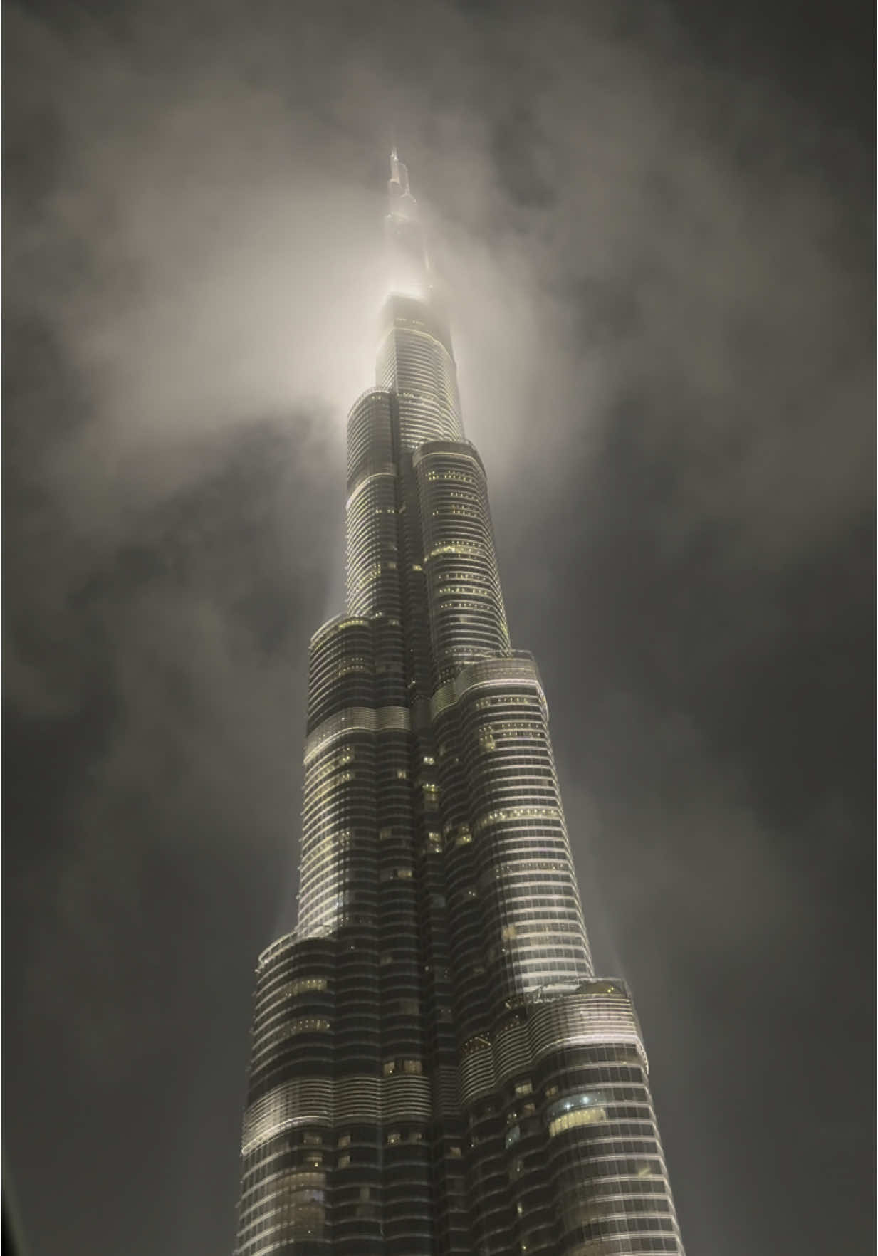 Burj within the clouds 😍 #dubai #burjkhalifa #dubaitiktok #dubailife 