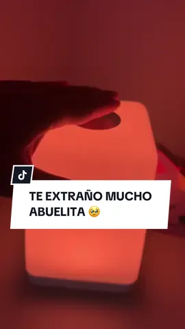 De esta manera le dejo saber a mi abuela cuánto la extraño 🥹😍 #tiktokshopbacktoschool #tiktokshopblackfriday #tiktokshopfinds #tiktokshopcreatorpicks #Love #lamp #lamps #lampara #friend #friendship #amistad #connected #buenosamigos❤❤ #bestfriend #BestFriends #padresehijos 