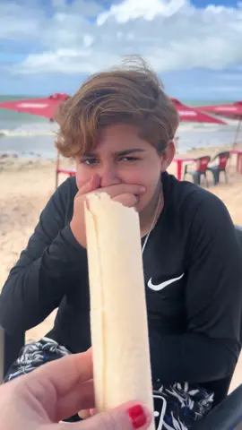 Outra coisa que eu nunca comi 😒😏 #outra #coisa #comi #eu #humor #comedia #praia #pais #comida #musica 