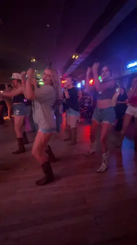 Hicktown Jason Aldean #linedance #coyotejoes 