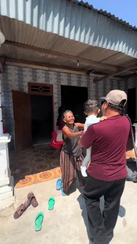 Sedih yaa 😭 kemarin kejutan pak e ada sekarang pak e udah nggak ada 😭😭 pulang pas 40 harinya pak e 🥹 husnul khatimah ya pak suargi langgeng 😇 aamiin 