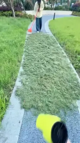 🌪️ Soprador de Folhas Turbo Portátil 21V 1200W 🌿 💨 Vento Forte, Limpeza Rápida! Chega de perder tempo com folhas espalhadas! Com o nosso soprador portátil, você garante potência, praticidade e resultados imediatos. Ideal para quintais, calçadas, garagens e jardins. ✅ Motor potente de 1200W ✅ Bateria recarregável 21V ✅ Super leve e fácil de manusear ✅ Fluxo de ar turbo para máxima eficiência ✅ Silencioso e econômico 🔥 Desempenho Profissional na Palma da Sua Mão! 📦 Pronto para envio imediato! 🔋 Autonomia para longas sessões de uso 🛠️ Ideal para uso doméstico ou profissional --- Garanta já o seu! #SopradorDeFolhas #21V #1200W #JardimLimpo #FerramentasPortáteis #SopradorPortátil #LimpezaRápida #Jardinagem #FolhasNuncaMais #TurboPower #vendas #tiktokshop #Oferta #