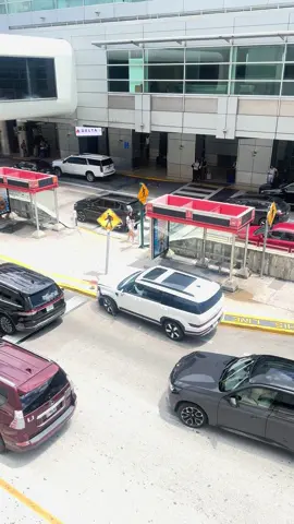 Cuando estás buscando un buen parqueo  #miami #miamiaeroport #viraltiktok #miamihoy 