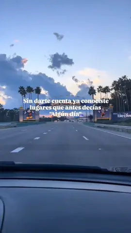 No hay mejor sensación que saber que cumpliste eso que tanto soñabas de niño. #luceroagentedisney #waltdisneyworld #disneyorlando #disneyadult #disneytrip 