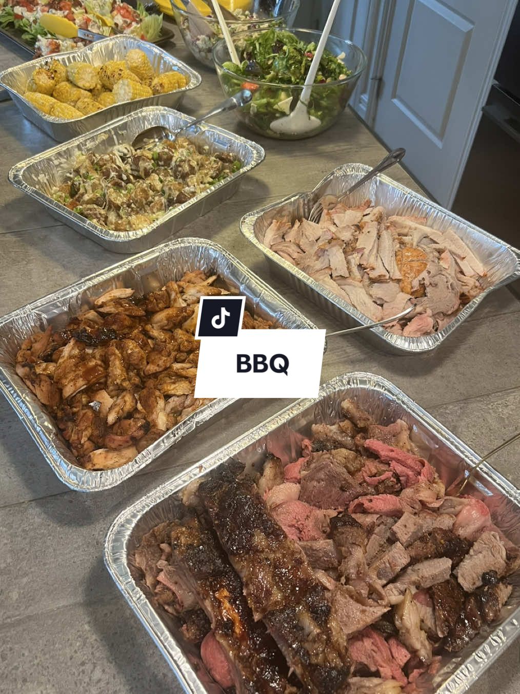 😮‍💨 Ça sent l’été, le BBQ, la faim. Passe nous voir dans l’une de nos 5 succursales!🔥🥩 #LeBoucan #bbq #quebec #fyp