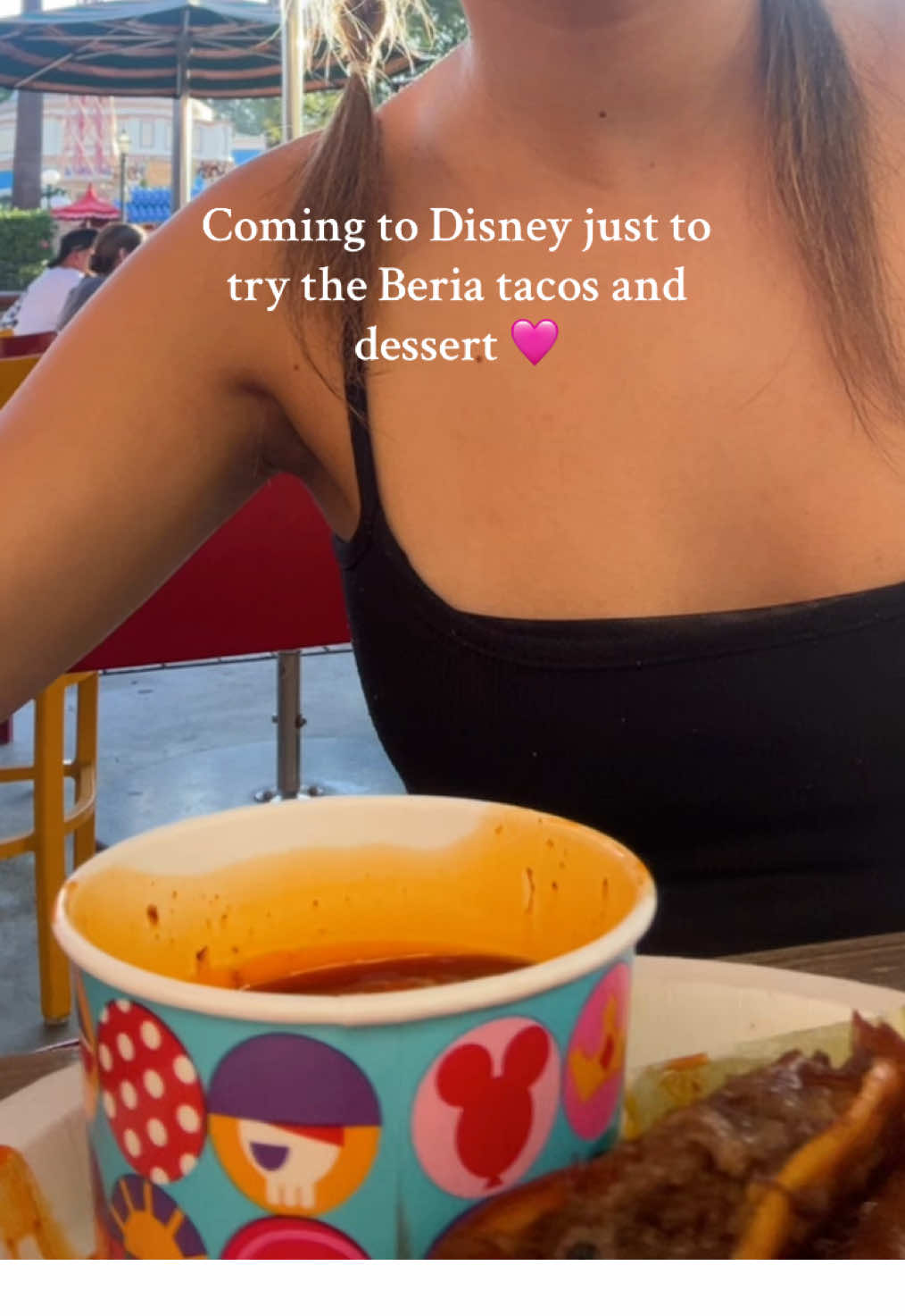 Love a Disney day 👼🏼🩷 #disneyland #beriatacos #disneyfood 