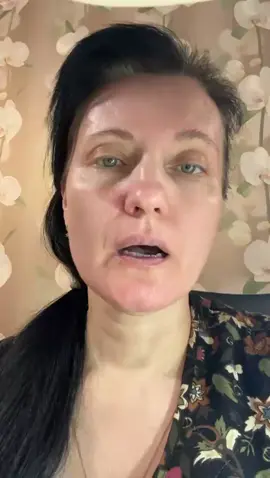 Медведева Юлия из г.Хабаровск бывший главный бухгалтер дублирует фотографии в моем телефоне что бы я не могла доказать что фотографии мои ищи кому выгодно выгодно только ей. Ничего удалять я не буду Ирина Родионова попрошу разобраться в ситуации сервисный центр потому что она предложила мне уволиться #хабаровск #мама #голубка #фотограф #птичьемолоко 