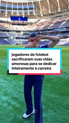 jogadores de futebol sacrificaram suas vidas amorosas para se dedicar inteiramente à carreira!#futebol #futebolbrasileiro #CapCut 
