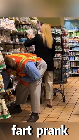 Farts prank 💨 #funny #funnyvideos #fart #farts #prank #fartprank 