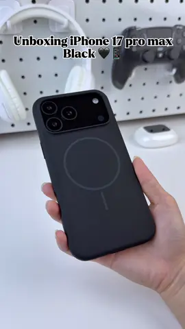 Unboxing iPhone 17 pro max black #unboxing #iphone17 #iphone17promax #black #iphonecase #caseiphone #magsafecase #iphone #apple #case #newiphone #tech #techtok #fyp #foryou #somostel 