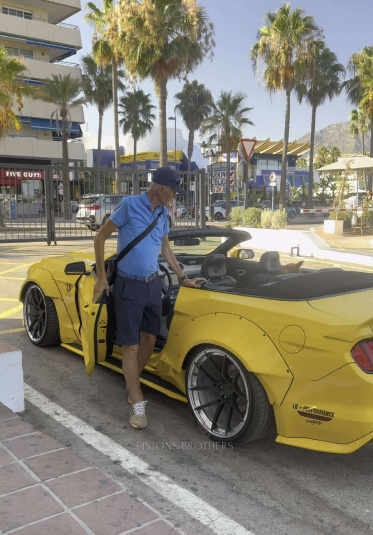 Billionaire grandpa getting out Liberty Walk Mustang at Puerto Banus 👊🏼💶 #marbella #billionaire #Lifestyle #luxury #girls 