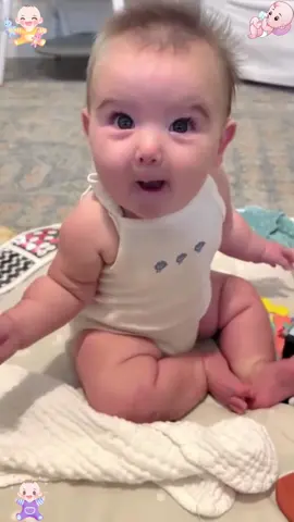 Baby giggles 🥰🥰🥰#babiesoftiktok #babytok #happybaby #cute #babyfever #happy #babygiggles #teeth #teething #momlife #goddmorning #usa 