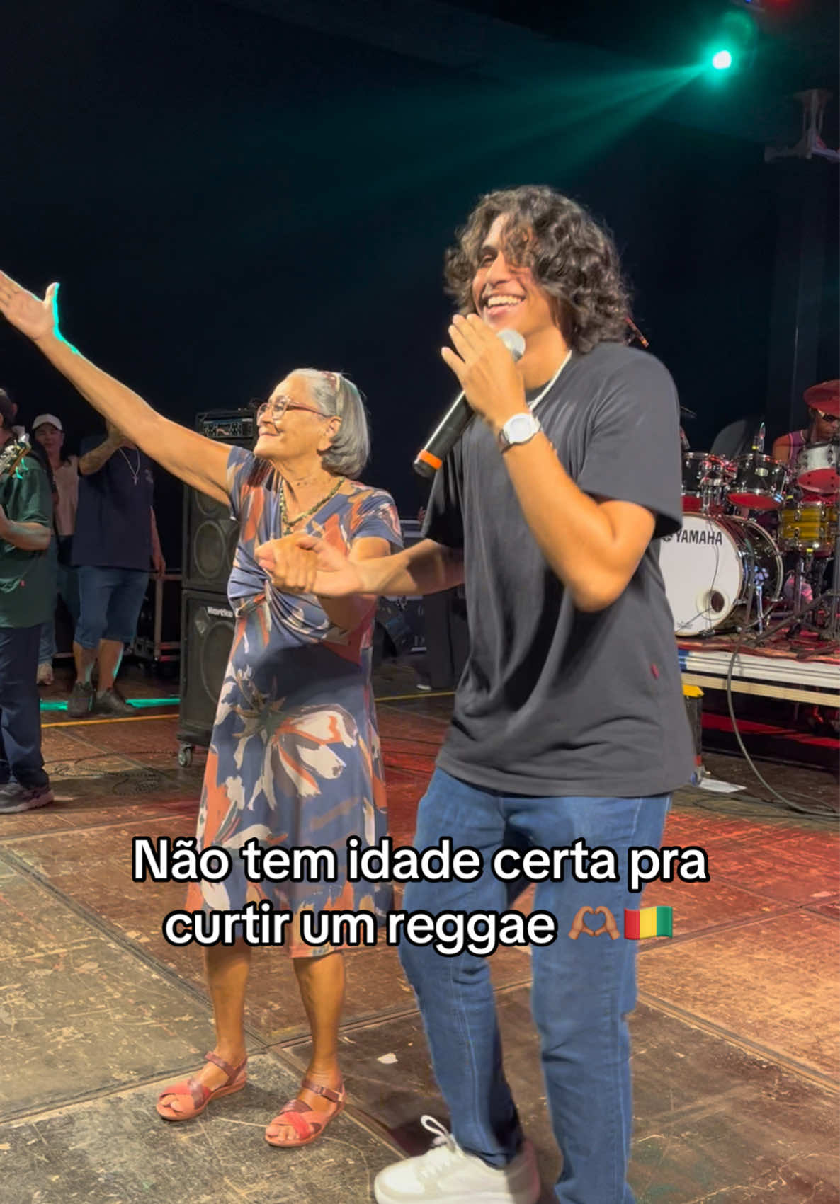 Dona Dorinha, uma querida! 🫶🏽 Mostrando que não tem idade certa pra curtir um reggae 🇬🇳 um xêro! ❤️ #reggae #tribodejah #reggaemusic #musicabrasileira 