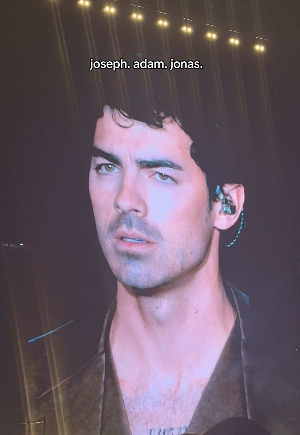 joe knows exactly what he’s doing #jonasbrothers #joejonas #jonas20 #concert 