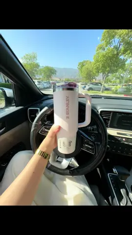 Me encanta 🎀😮‍💨#StanleyCup #stanley #stanlypinkcup #pinkcup #fyp #paratiiiiiiiiiiiiiiiiiiiiiiiiiiiiiii #girlessentials 
