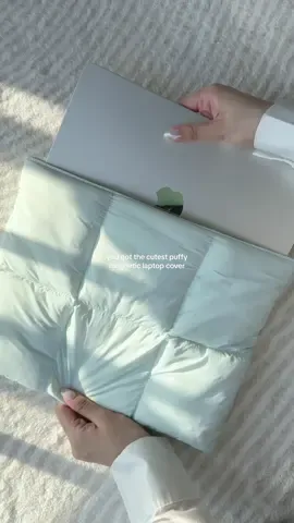 you got the cutest puffy magnetic laptop cover#comfyable #laptop #macbook #aesthetics #fyp