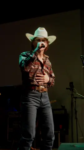 Pouring my heart into one of my favorite covers, ‘The Chair’ by @George Strait 👑 #braxtonkeith #georgestrait #countrymusic #cover  