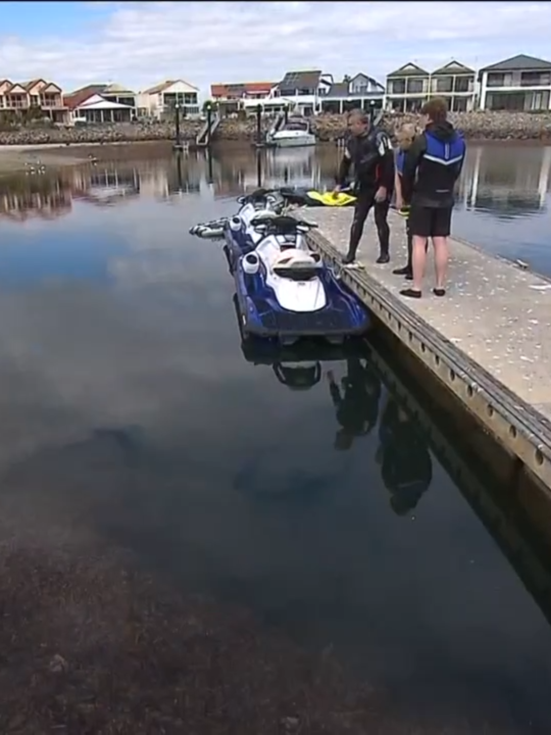 An Adelaide jetski company is among the first five businesses to receive compensation for lost income from harmful algae. However, the premier claims it is not the bloom that is at fault, accusing fearmongers of hurting local trade. #7NEWS