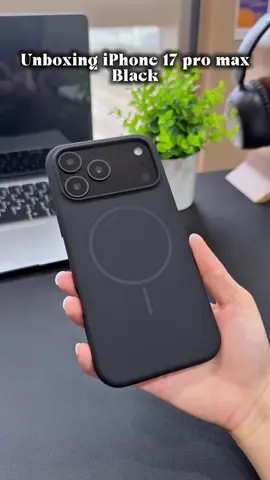 Unboxing iPhone 17 pro max black #unboxing #iphone17 #iphone17promax #black #phonecase #iphonecase #caseiphone #magsafecase #iphone #apple #case #newiphone #tech #techtok #fyp #foryou #somostel 