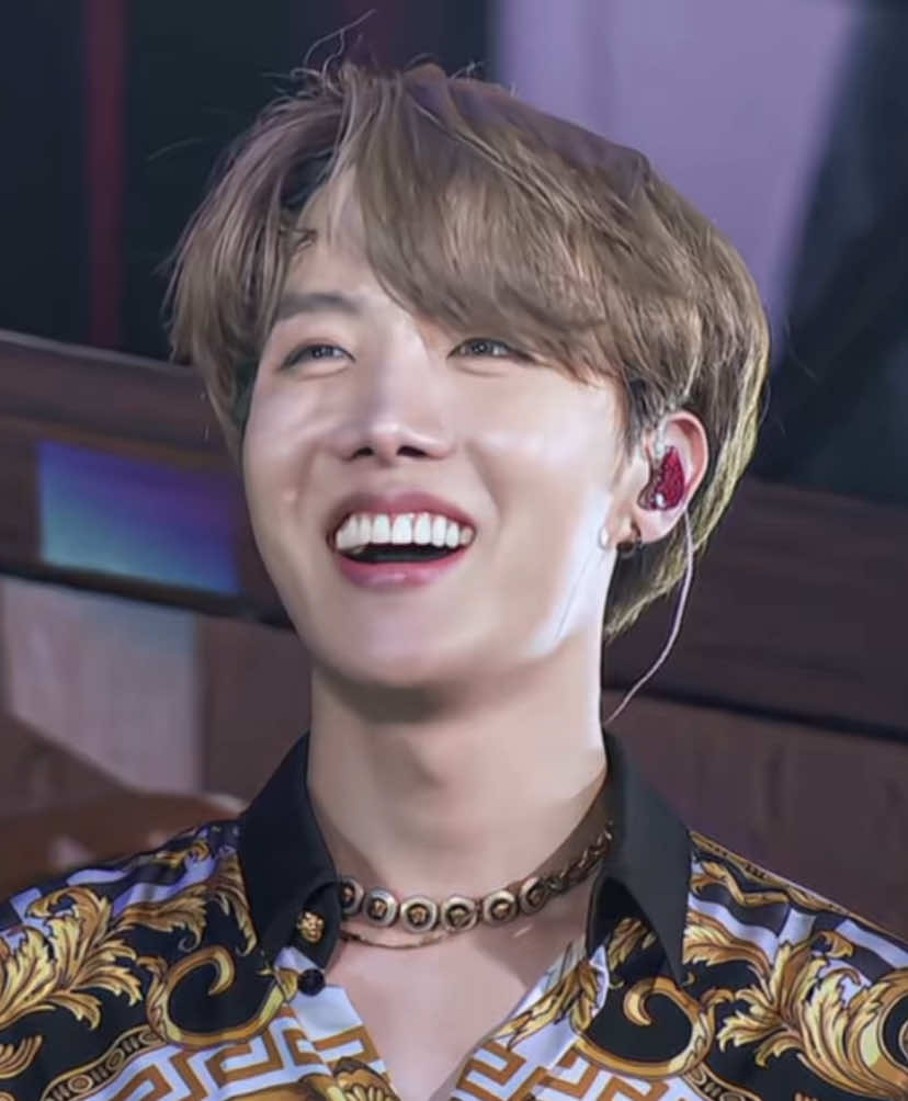 — Esse homem é a minha luz, eu já não sei mais viver sem ele.🥹 🇧🇷. 11 de Agosto, 2025. #jhope #jhopebts #btsarmy #bts #army #junghoseok #jhopeeeeee #hobi #btsedit #jhopeedit #foryou @hobipower 