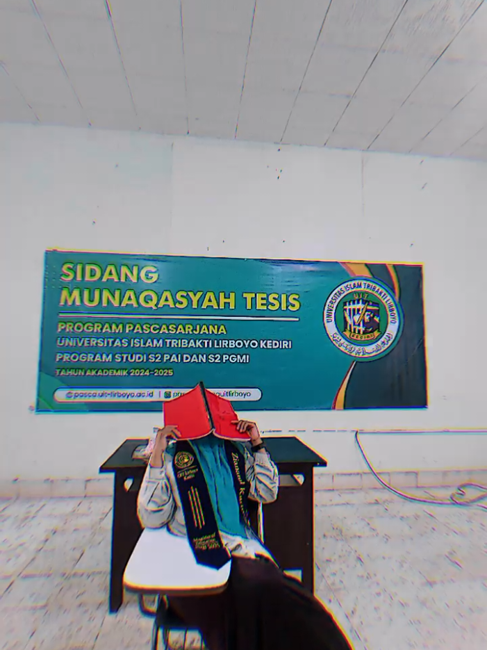 sidang Juni, selebrasi Agustus gpp yg penting selesai. #sidangtesis #universitasislamtribaktilirboyo #pascasarjanauitlirboyokediri  #CapCut 