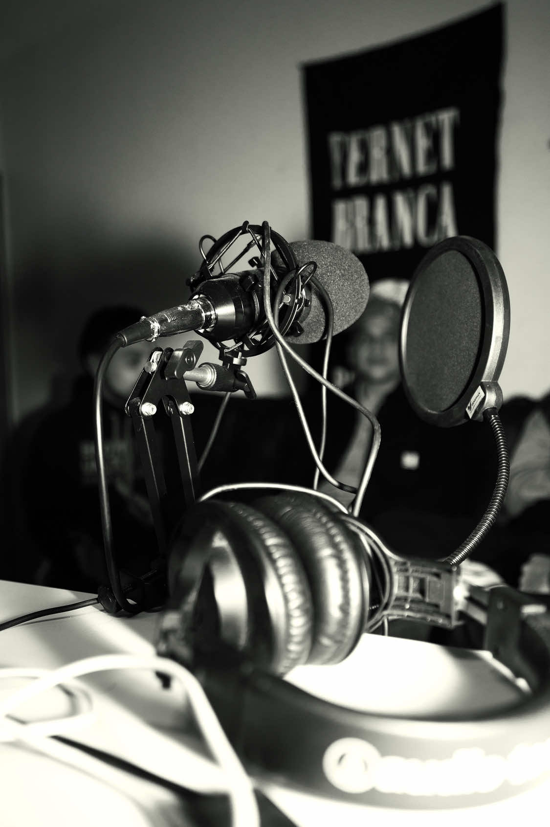 Stream del 2/8! Compartiendo talentos con #musicos que nos muestran su historia y de donde vienen!  Cada día somos más 🔥🔥 Mañana estaré subiendo el clip más completo > somos #arte #musica  Si queres que videoreaccionemos a tu tema déjanos un mensaje en tiktok a través de /alexdanemusic 