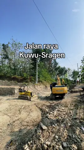 #CapCut perbaikan jalan raya kuwu-sragen di perkirakan akan selesai desember 2025, silakan mencari jalur alternatif lain 🫡 #fyp #brandatiktok #semuaorang #grobogan24jam #supirtruck #infogrobogan 