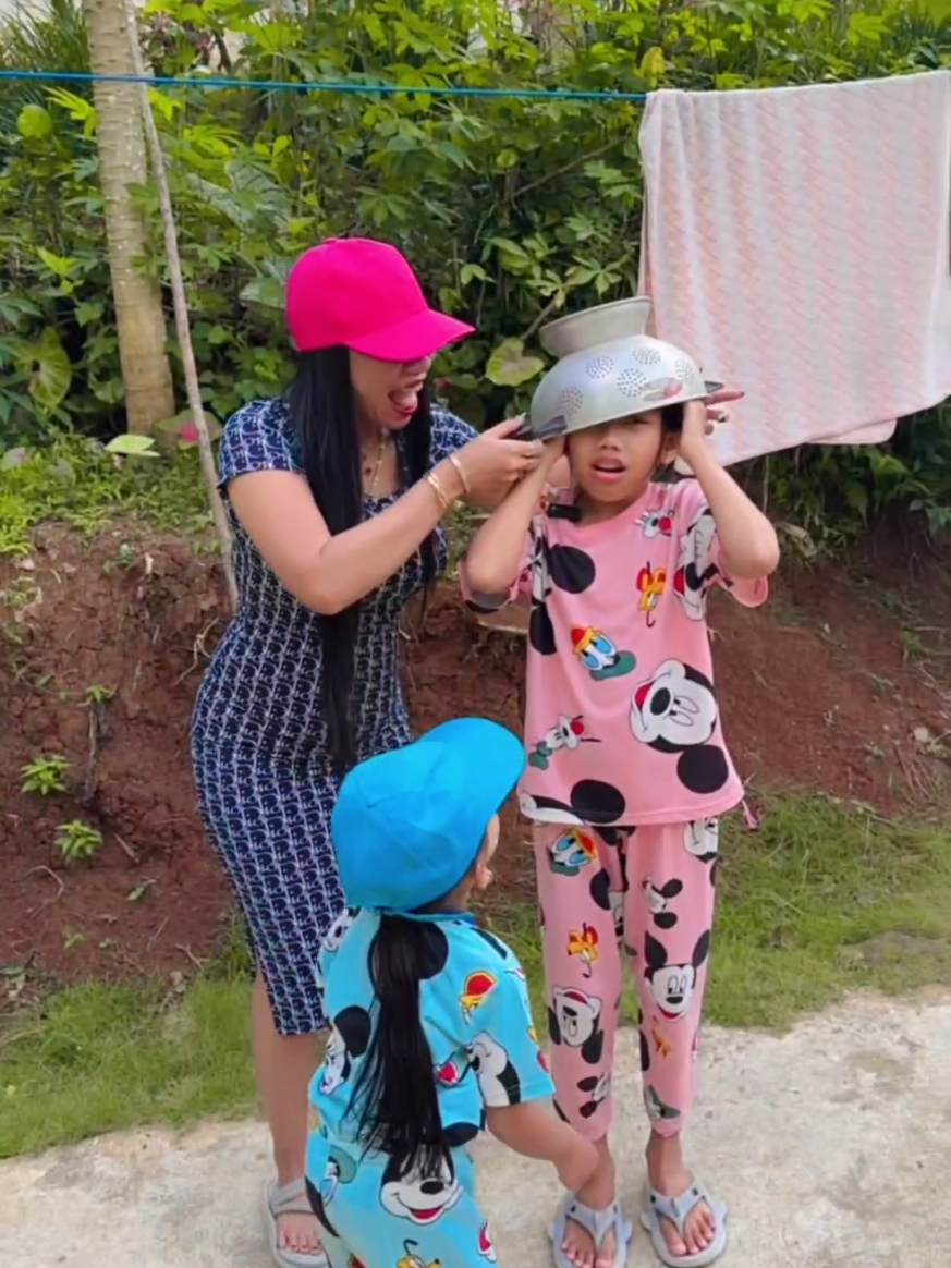 gak punya topi kita kasih topi #samasamaketawa #fyp YouTube 👉 @TigaGokil