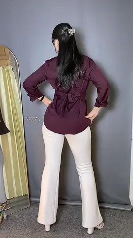 Kemeja oversize tapi bisa press body, gimana tuh? Cakeppp bgt bgt!! Buru Co sebelum kehabisan stok.  #kemejawanita #kemejaoversize #kemejakerja 