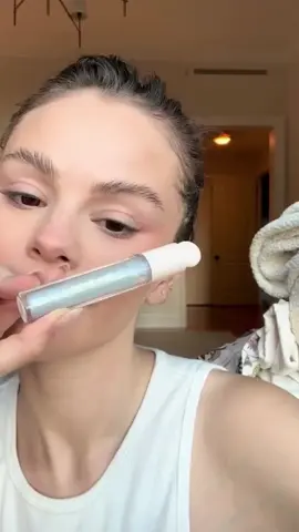 We had to  #rarebeauty #lipgloss #positivelightluminizinglipgloss #selenagomez 