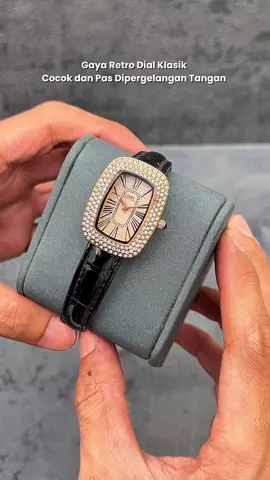 Punya lingkar tangan kecil nggak perlu khawatir lagi, karena ada nih jam tangan OPK yang menggunakan strap kulit halus dan nggak takut lagi iritasi kalau sering kena air. Kamu yang kepo sama jam tangan ini, bisa langsung ikutan join livenya atau cek keranjang kuning ya. #jamtangan #jamtanganoriginal #fashion #opkwatch #jamcewek #jamtanganwanita #fyp 