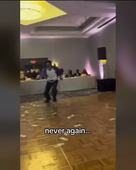 Now what the is this? The #michaeljacksonimpersonator is scaring the hell out of everybody. Thoughts? 😭😭😭#fyp #xyzbca #explore #viral #funnyvideos 