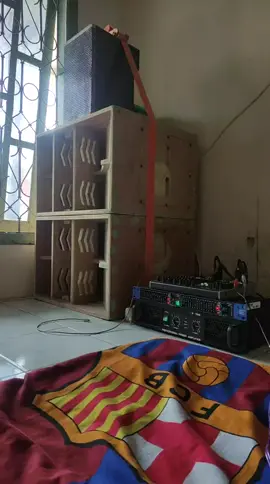 walah sitik² kalem² wong gur gawe dewe wae lo . . #soundsystem #soundsystemmalang #soundminiatur #soundminiatur #powerombro #f112custom 