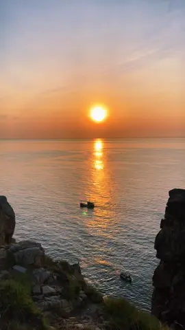 Dạy từ 4h sáng và đây là thứ tôi nhận được ở Mũi Điện Phú Yên. Đẹp xỉuuuu #dulich#xuhuong#travel#phuyen#tuyhoa#haidangmuidien#muidiendailanh.