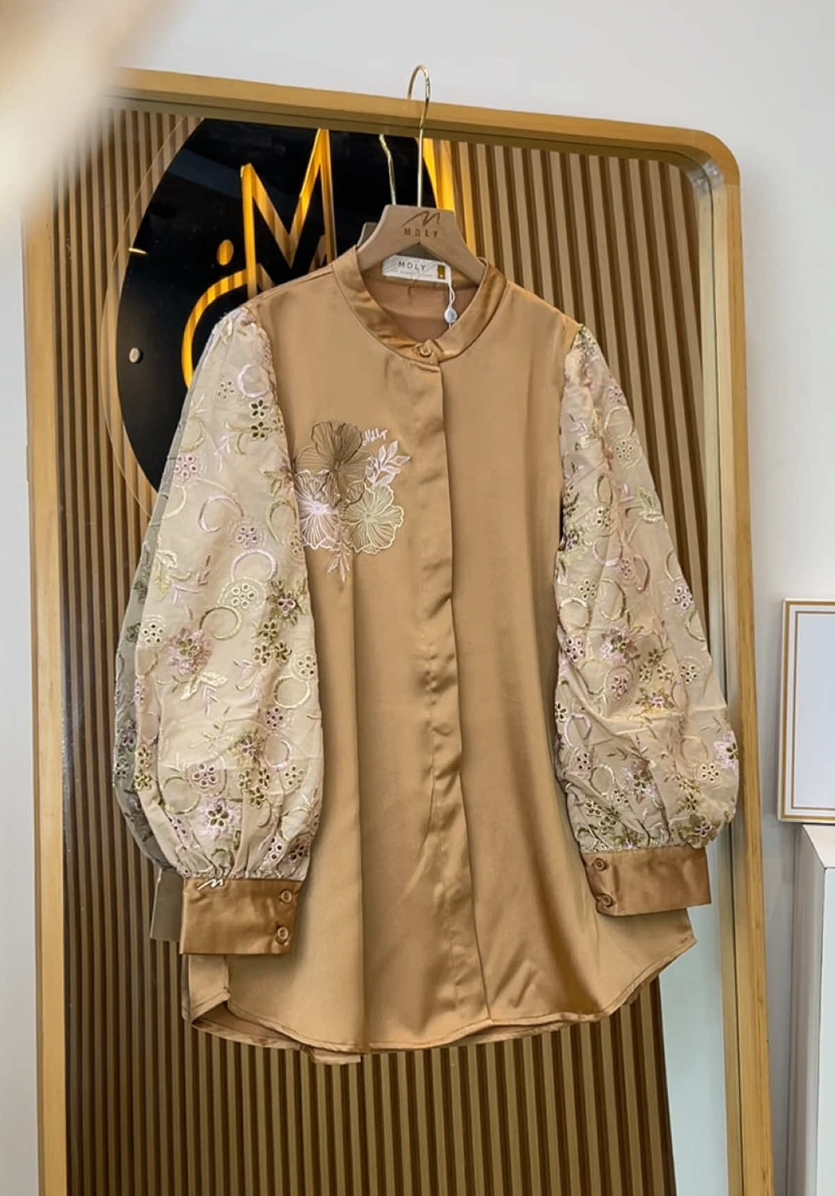 Baju cantik yang satu ini jangan sampai di-skippp 🥰 Checkout Jeba Shirt sebelum warna favorit kamu habis!  Komen “JEBA” sebanyak-banyaknya!! ✨ #MDLYNewCollection #OOTDMDLY 