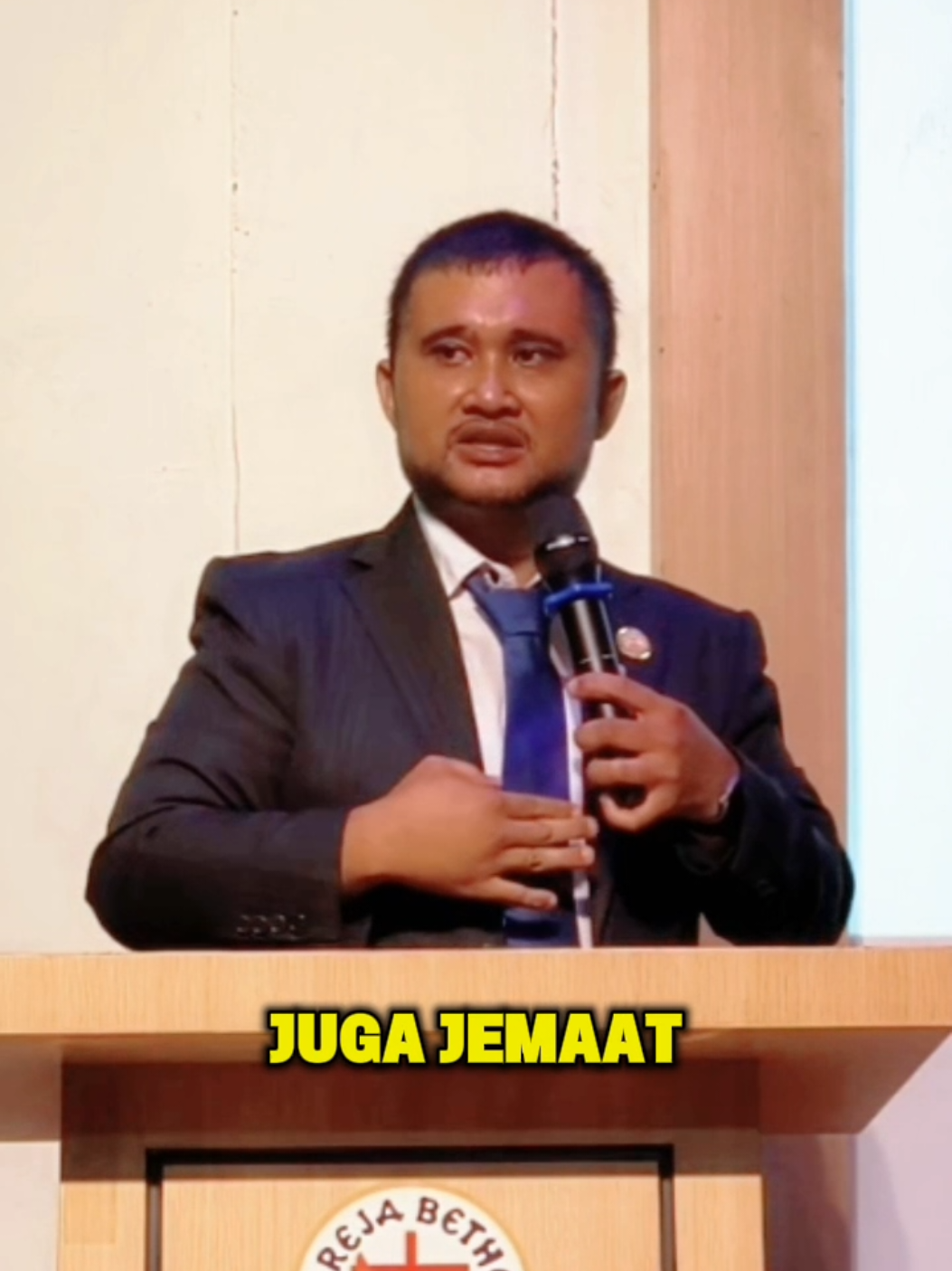 Bukan orang yang mengaku layak tetapi yang mencari dirinya tidak layak dan mau berbenah diri itu yang layak bagi Tuhan @GBI House Of Worship 