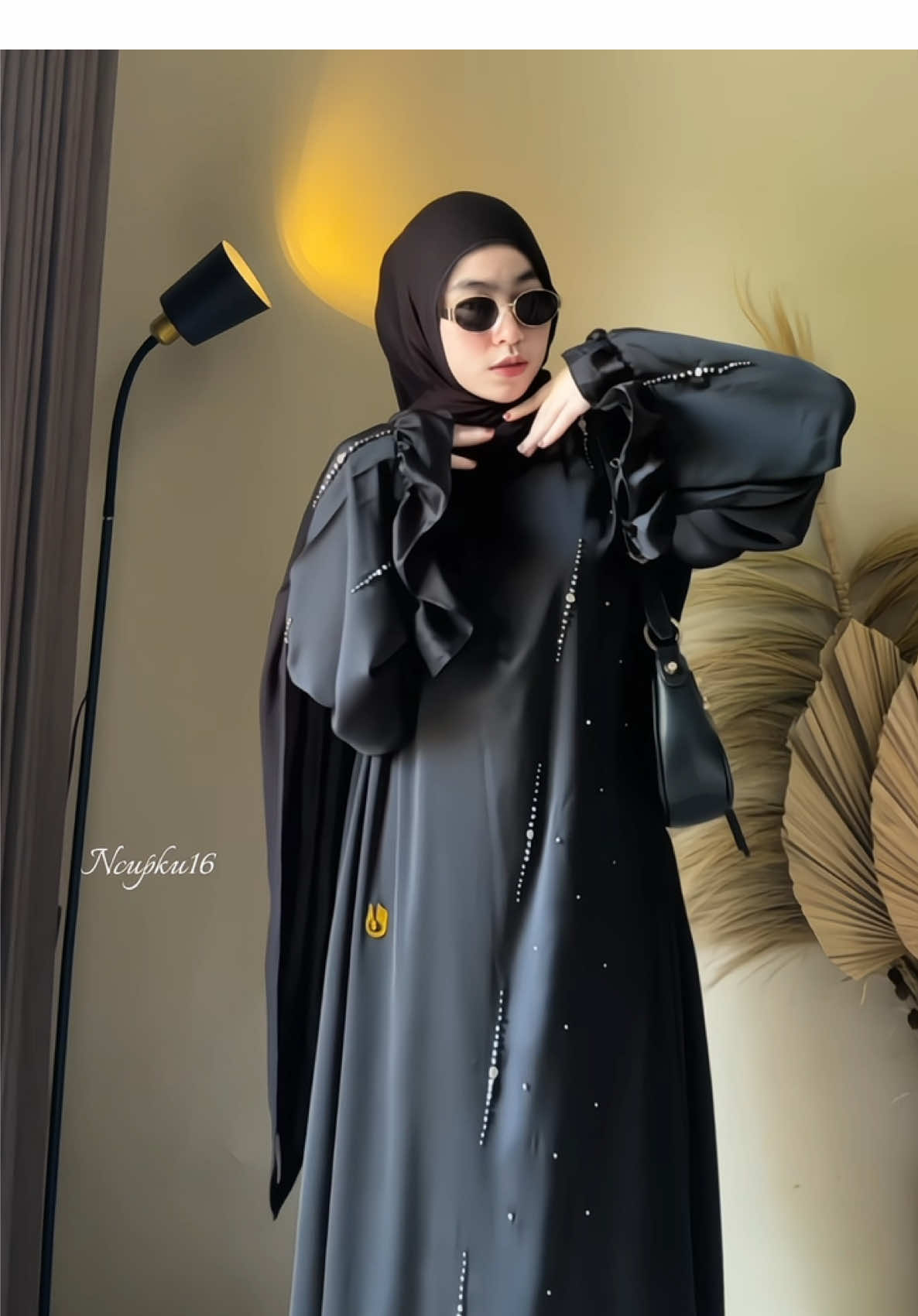 Abaya alisha warna Hitam  #abaya #abayastyle #abayadubai #abayamewah #abayakekinian #abayaviral #abayakondangan 