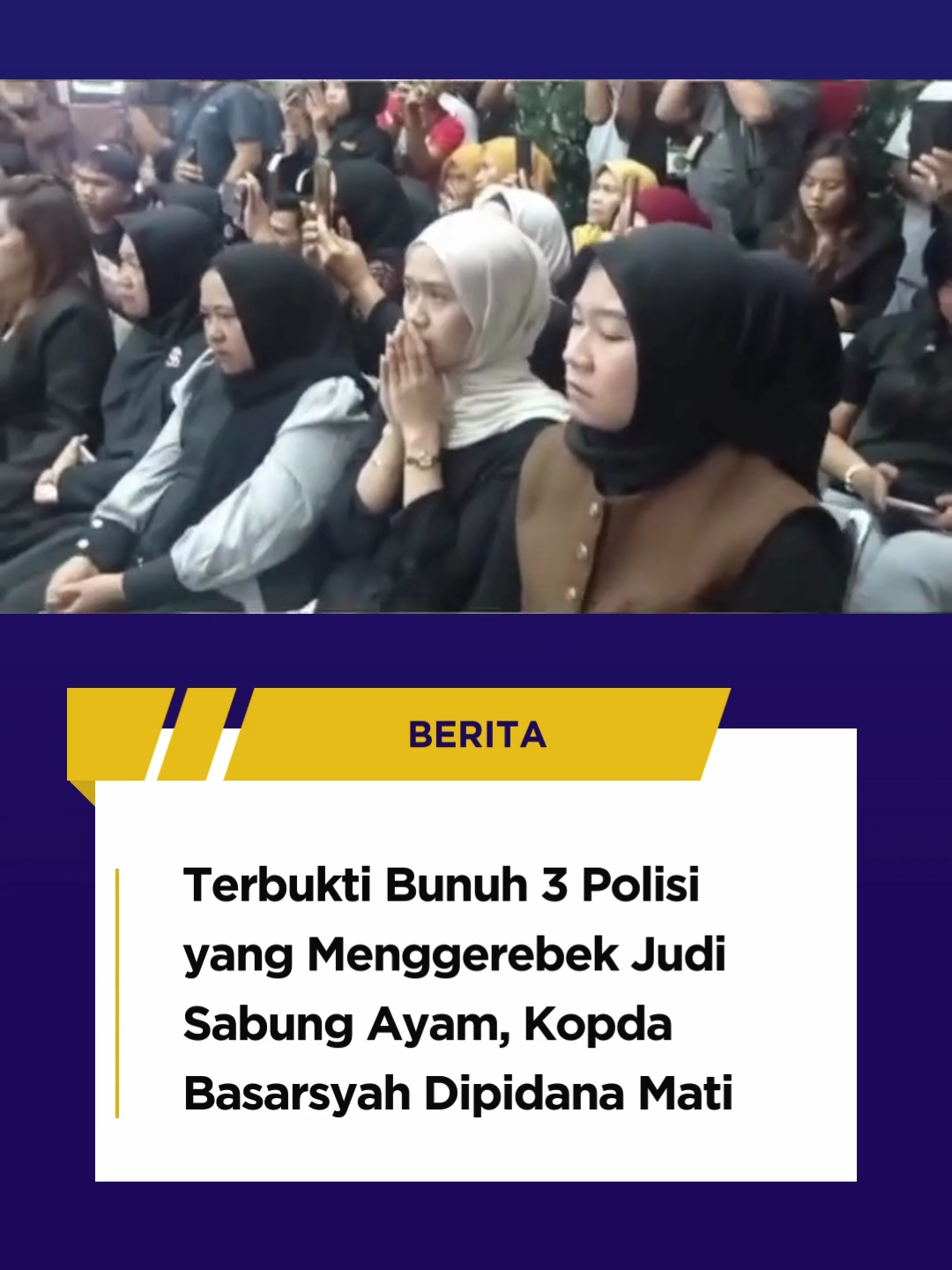 Isak tangis keluarga korban anggota polisi yang tewas saat menggerebek judi sabung ayam di Way Kanan, pecah di ruang persidangan Pengadilan Oditur Militer, usai Hakim membacakan vonis hukuman mati terhadap Kopda Basarsyah.  Selain divonis hukuman mati, Kopda Basarsyah juga dipecat sebagai anggota TNI, ia juga dikenai pasal kepemilikan senjata api ilegal, dan dan perjudian.  Kopda Basarsyah banding atas vonis tersebut.  Sebelumnya, Kopda Basarsyah menembak tiga polisi saat penggerebekan judi sabung ayam di Register 44, Negara Batin, Way Kanan, pada 17 Maret 2025. Ketiga polisi tersebut, yakni Kapolsek Negara Batin AKP (Anumerta) Lusiyanto, Aipda (Anumerta) Petrus Apriyanto, dan Briptu (Anumerta) Ghalib Surya Ganta. #wartalampung #waykanan #lampung #tni #polisi