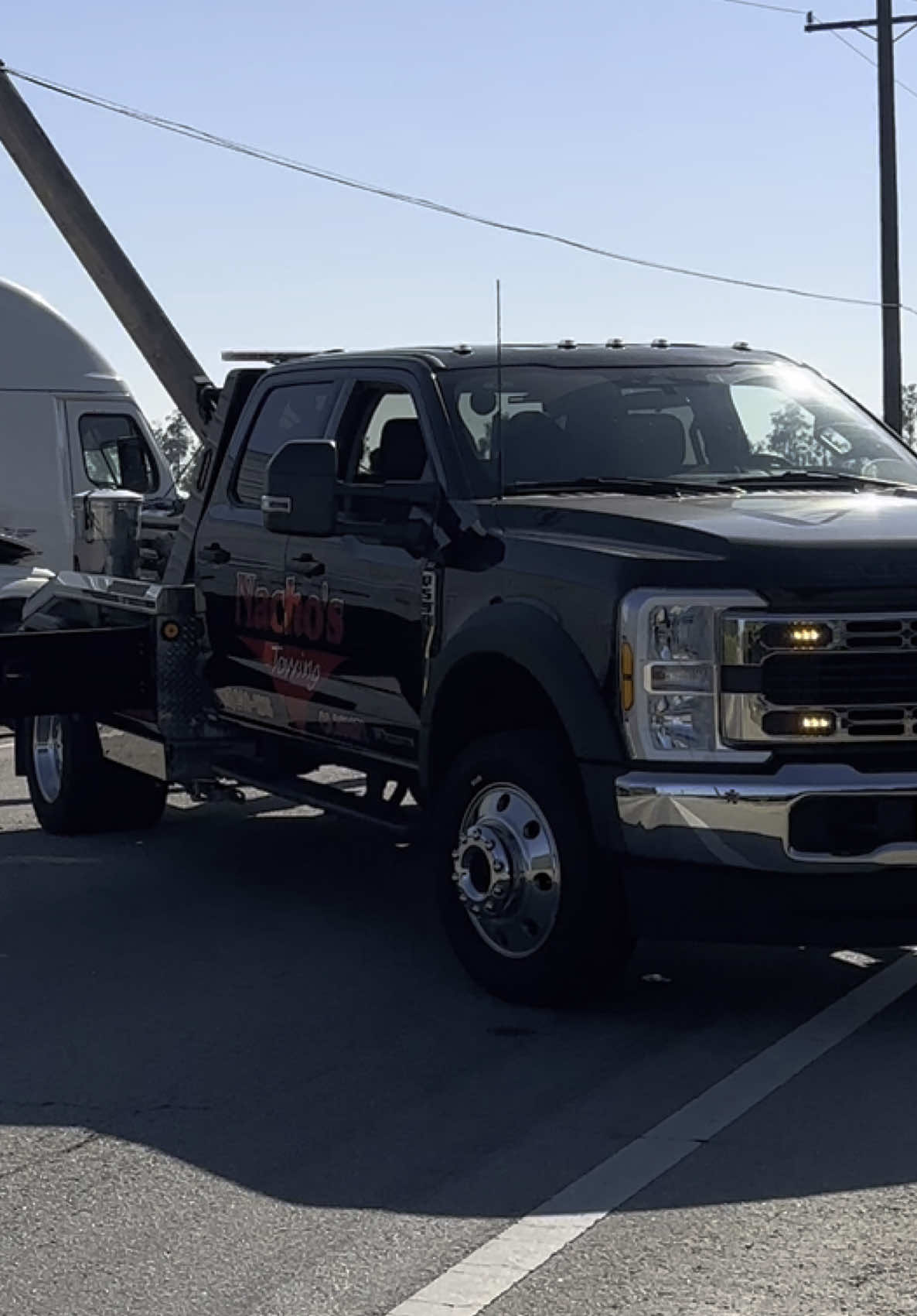 Our new F-550 has been awesome! #oxnard #fyp #towing #accident #towing 