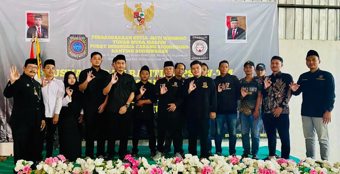 Selamat untuk kepengurusan baru rtg sugiwaras, semoga kedepan lebih baik dan semangat syiar untuk Mas Iqbal selaku Ketua Ranting Baru, kedepan lebih baik dan ngremboko nggih 🤗🙏 dengan di dampingi Bapak Penasehat Cab yg berdomisili di wilayah tersebut Saudara Tua kita, Bapak Suyanto, sehat selau nggih Bapak Suyanto 🙏 dan yg di hadiri pengurus Cab.  Eks  Stk jaya...!!! Stk jaya...!!! Stk jaya...!!! #pshw #pshw_tm_1903 #stksugihwaras #stkbojonegoro #pshwbojonegoro 