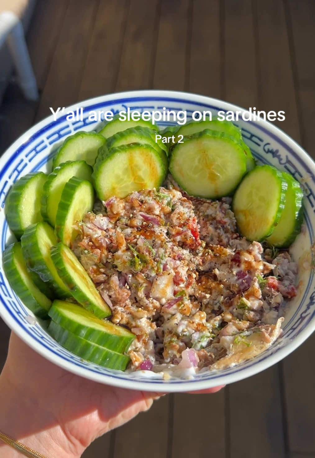 My skin is effffed atm so I’m eating bulk sardines 💊🐠 INGREDIENTS  - 140g can sardines in olive oil  - 1/4 red onion, diced  - 1/4 cup dill, chopped fine  - 1/4 cup sun dried tomato, chopped  - 1 tbsp natural flavoured yoghurt, - Salt & pepper  - 1/2 cucumber, sliced  Top with sweet balsamic glaze ❣️ #sardines #sardinesalad #cucumbersalad #easylunch  #omega3 