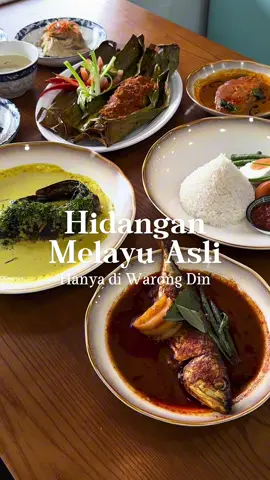 Jom dapatkan Hidangan Melayu Asli! Hanya di Warong Din 🤩🙌🏻 #malaysiandelights #malaysiancuisine #masakanmelayu #foryoupage #fyp 