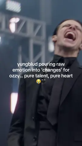 yungblud singing ‘changes’ for ozzy with so much emotion… this is real talent 😭🖤 #yungblud #yungbludarmy 