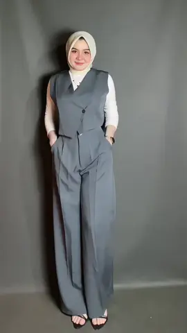 Sumpah cakep banget😭otfit wanita karir bnget mah ini😍kainya tebal enak bnget di pkek,jaitannya rapi lagi🥹TB 160 BB 58/59#setelanwanita #vest #outfitinspo 