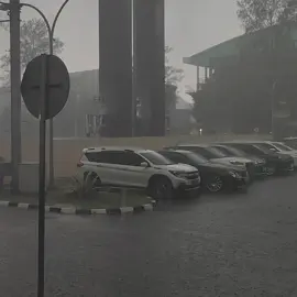 rainy day at PNJ ☔ #politekniknegerijakarta #PNJ #fyp 