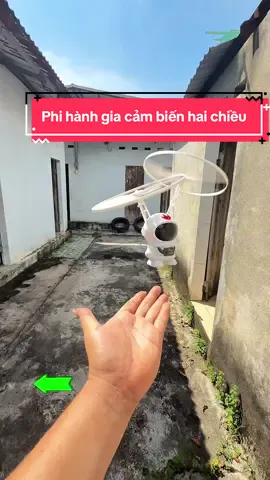 Phi hành gia bay cảm biến hai chiều tích hợp đèn LED#xuhuong #maybaydieukhien #dochoitreem #dochoitrungthu #viralvideo 